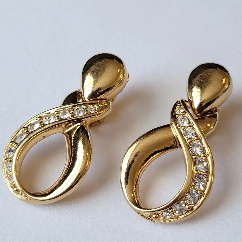 Vintage Gold Twist Rhinestone Clip-on Earrings Avon